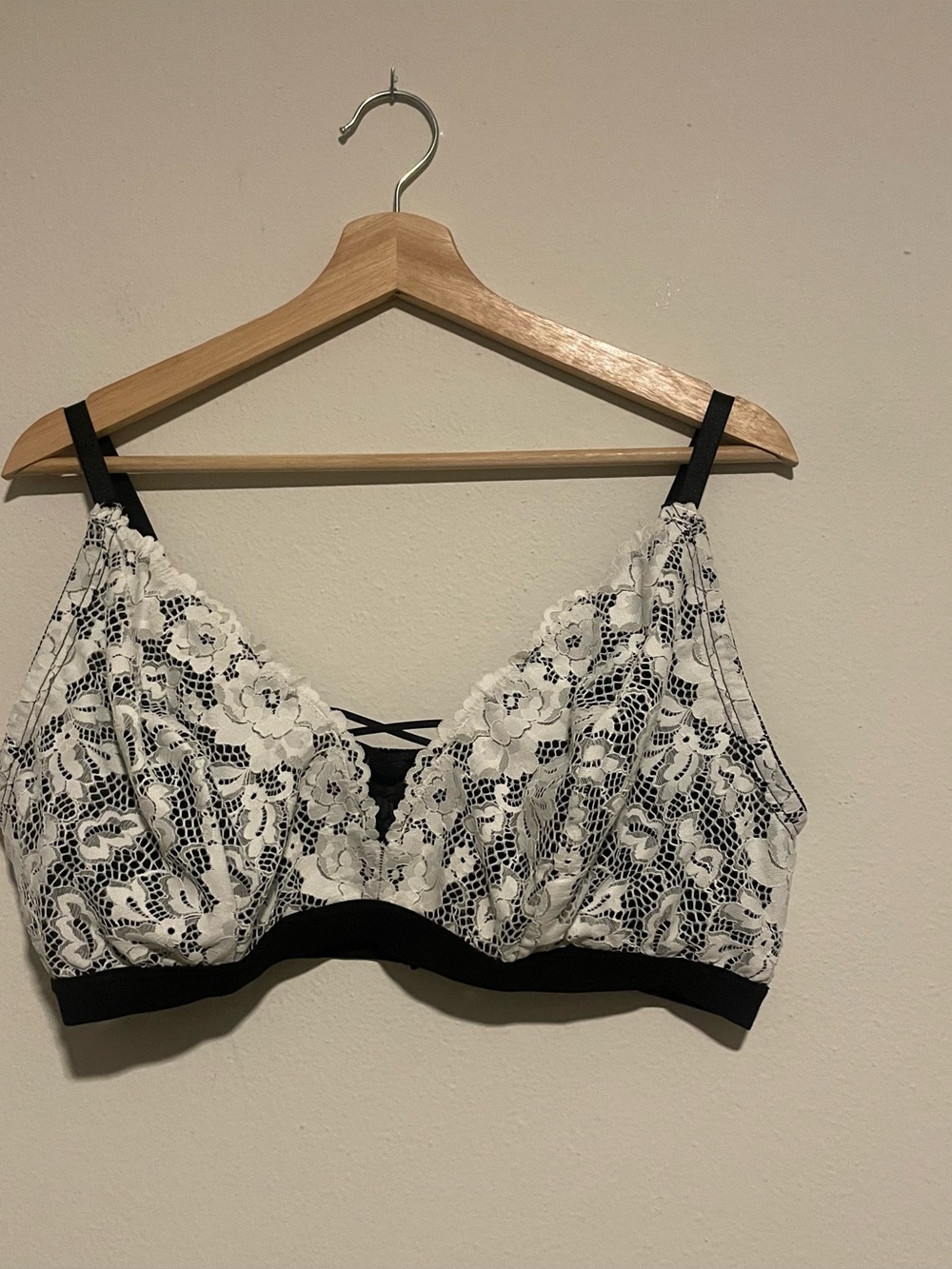 Torrid Black and White Floral Lace Mesh Bra Bralette, Size 2x